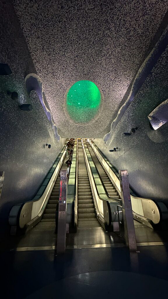 Estación de subte Toledo Nápoles bóveda azul y verde