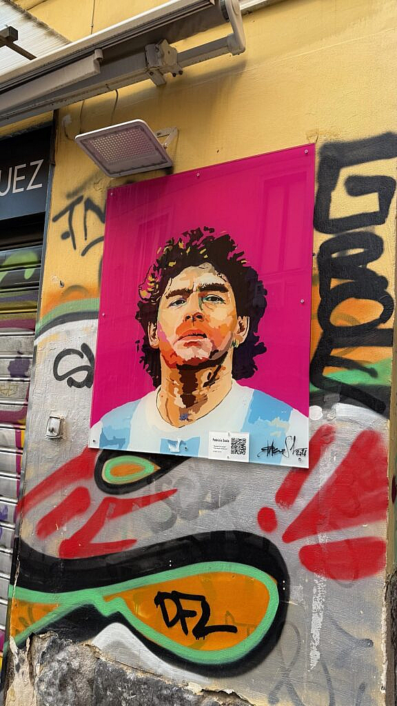 Retrato de Maradona del artista Fabrizio Scala en Nápoles