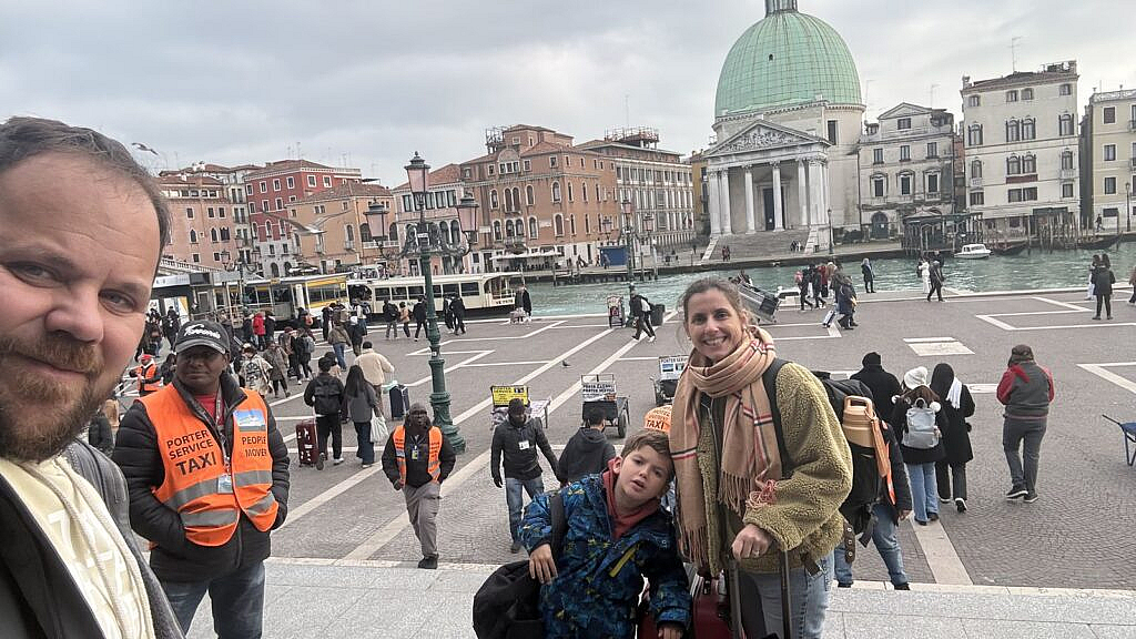 Llegada a Venecia desde la estación Santa Lucia con el Gran Canal
