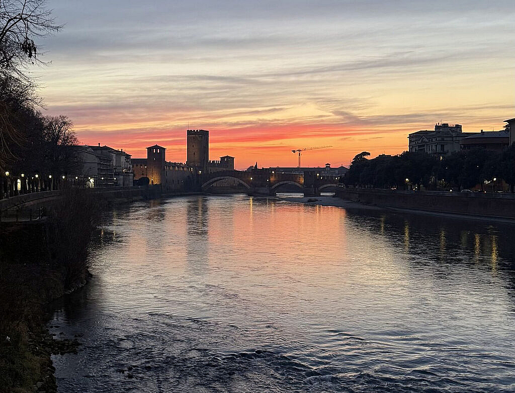 Atardecer con Castelvecchio y Ponte Scaligero en Verona