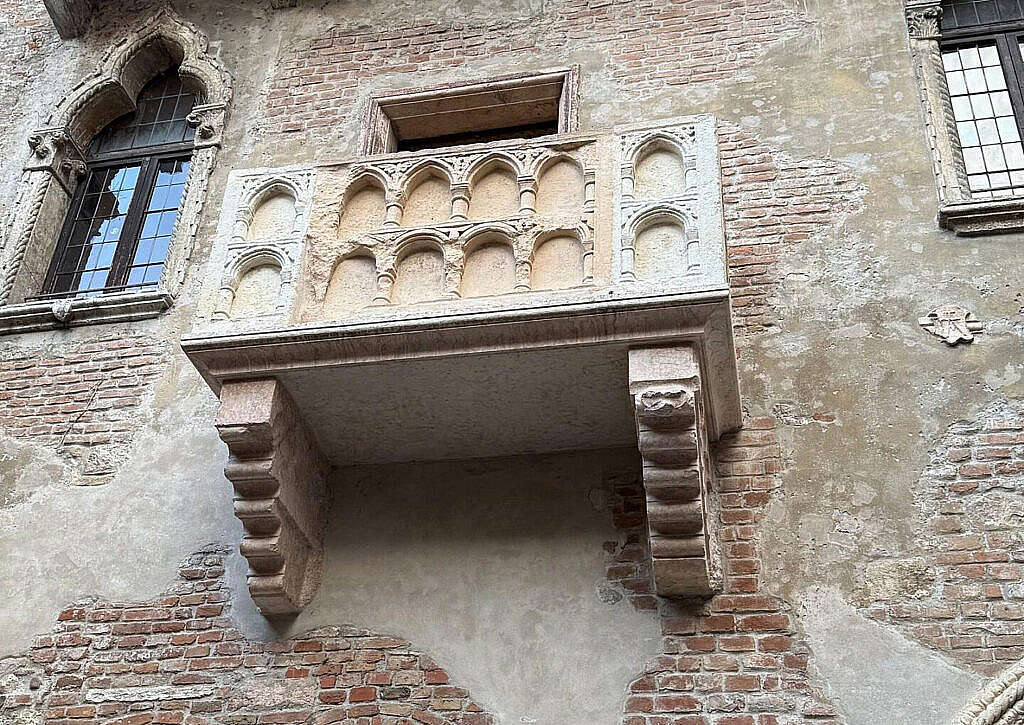 Balcón de Julieta en primer plano en Verona