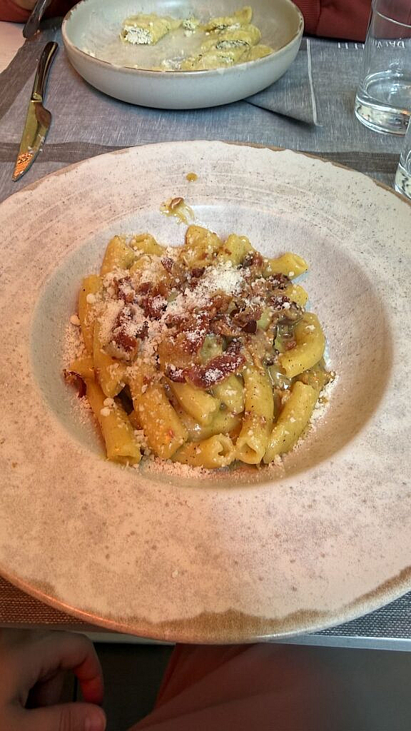 Plato de pasta en la trattoria Dal Vitti de Siena