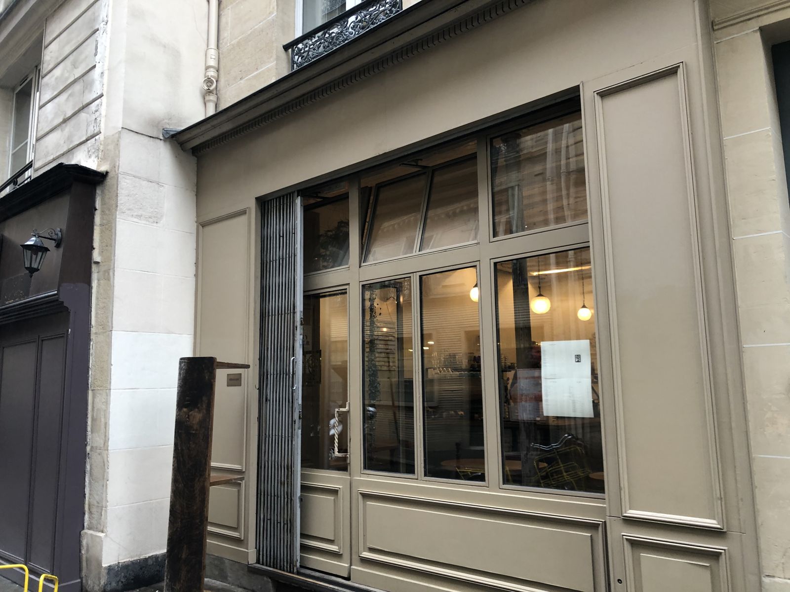 Fachada del café Telescope en París