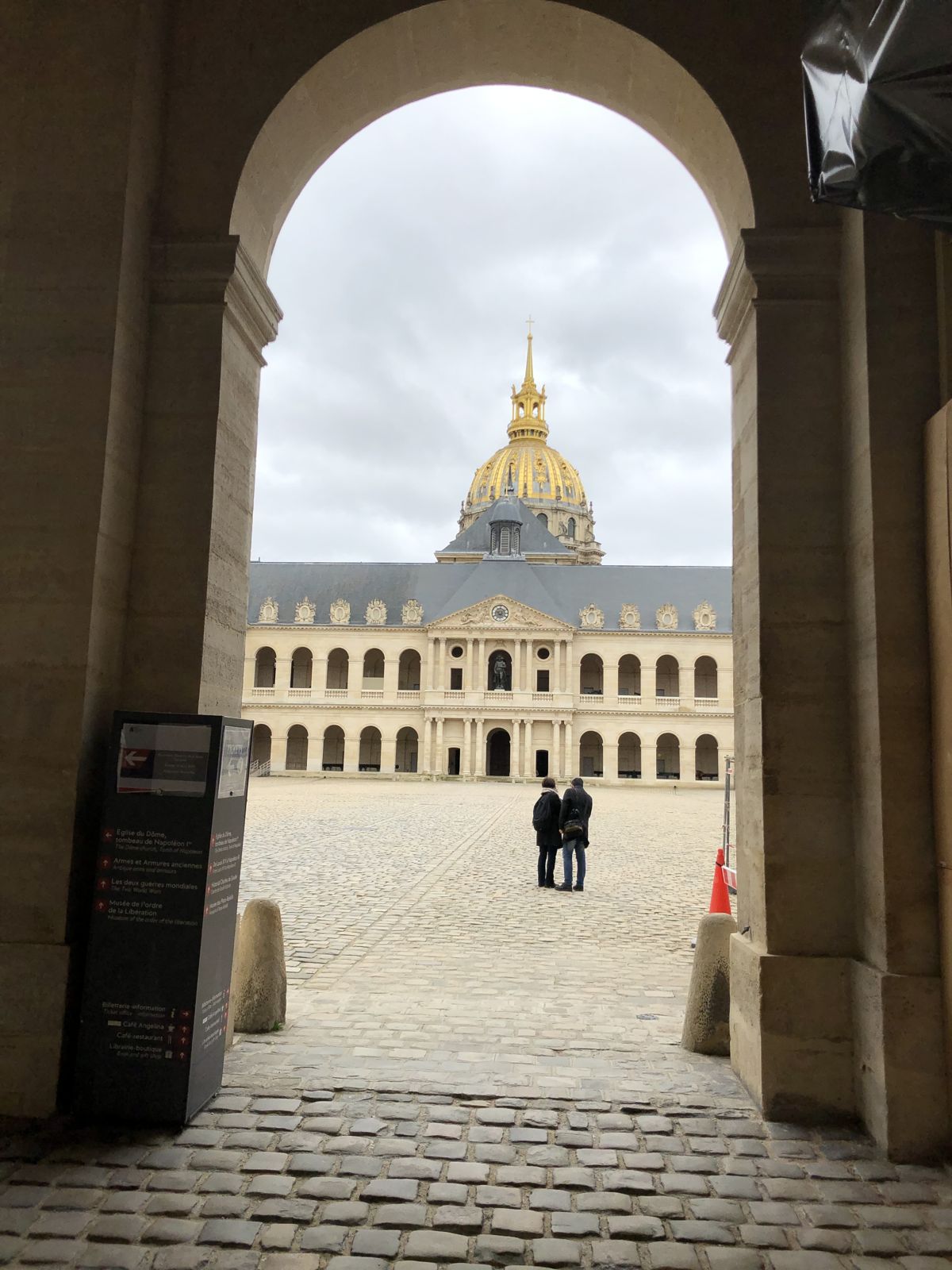 Entrada de Los Inválidos en París