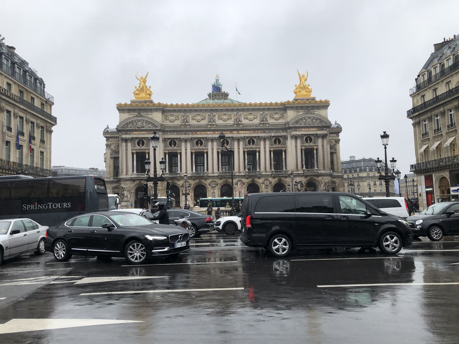 Fachada de la Ópera Garnier en París