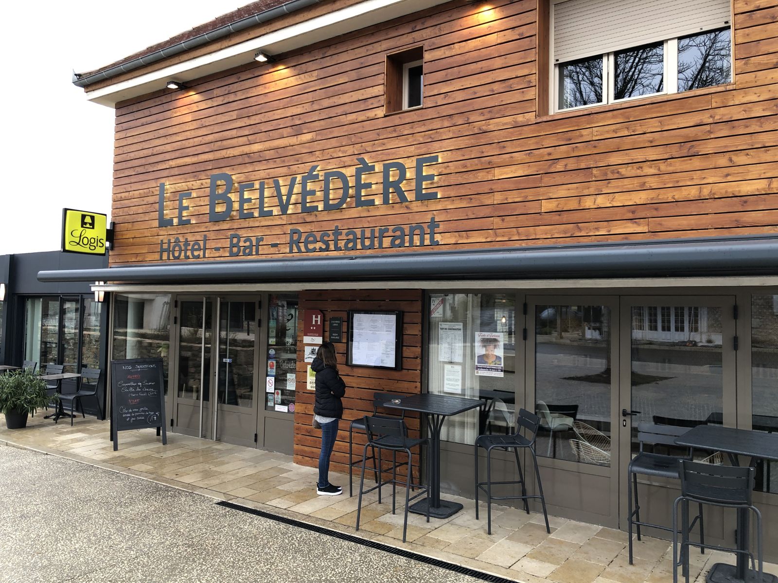 La fachada del hotel Le Belvédère en Rocamadour