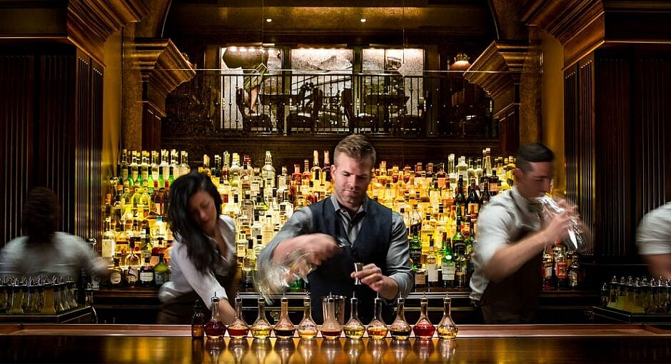 Leo_Spaces_Bar-1024×537-1