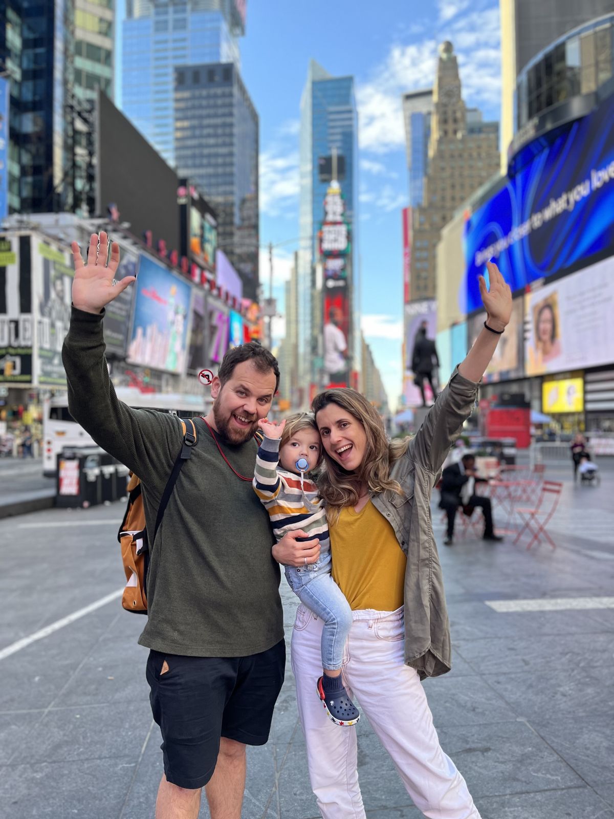 Agustín, Florencia y Vicente en Times Square, Nueva York